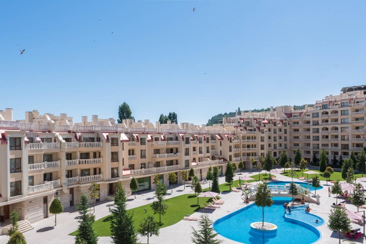 Blue Lagoon Seafront Apartments Varna Exterior photo