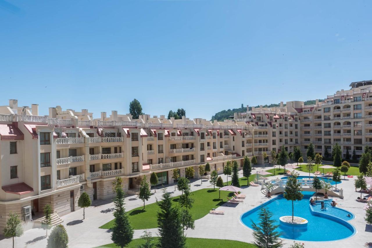 Blue Lagoon Seafront Apartments Varna Exterior photo