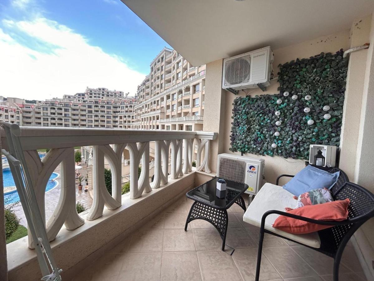 Blue Lagoon Seafront Apartments Varna Exterior photo