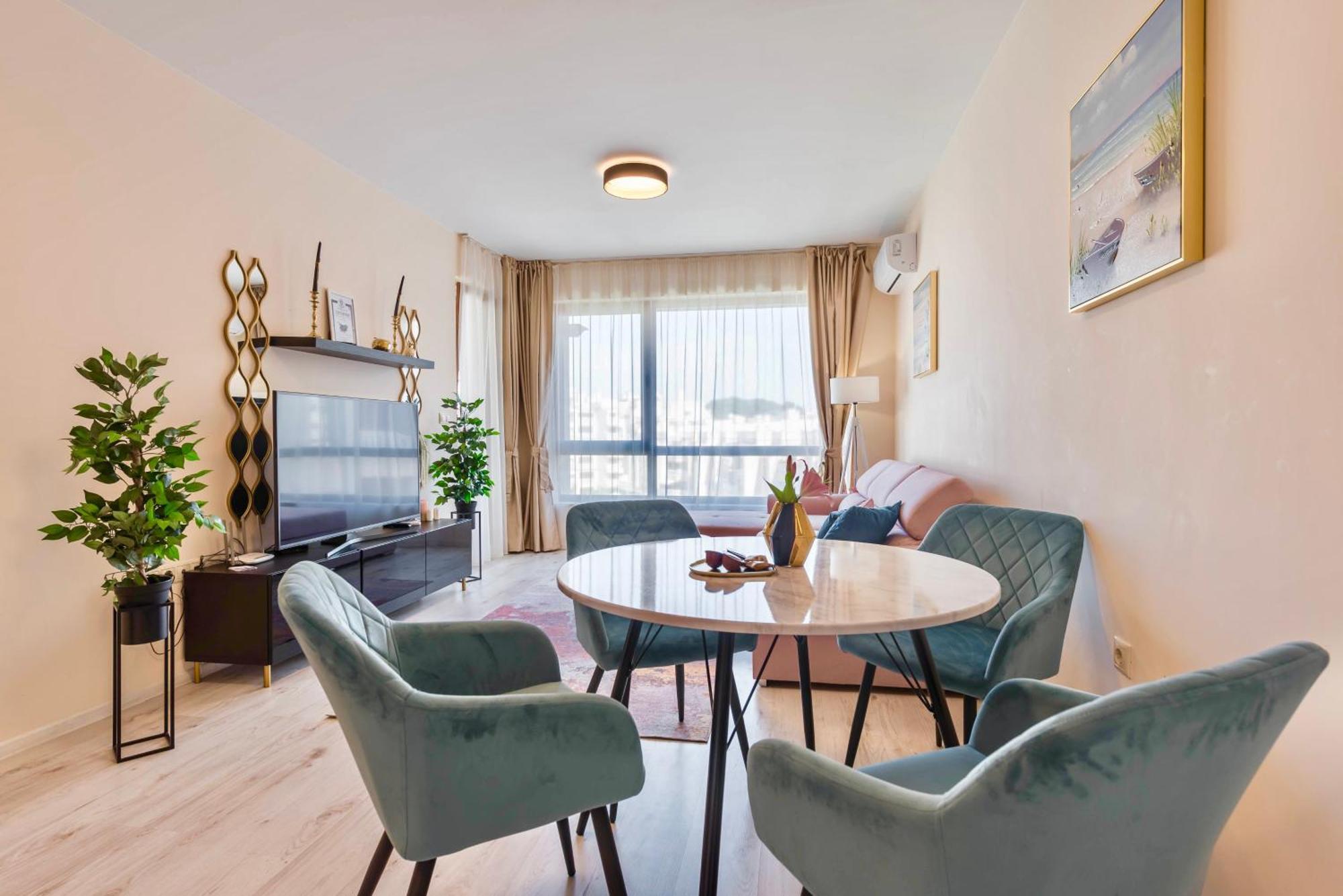 Blue Lagoon Seafront Apartments Varna Exterior photo